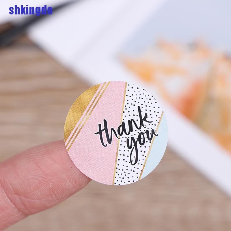 Cuộn 500 Miếng Dán Niêm Phong Trang Trí Màu Hồng Kẻ Sọc Caro