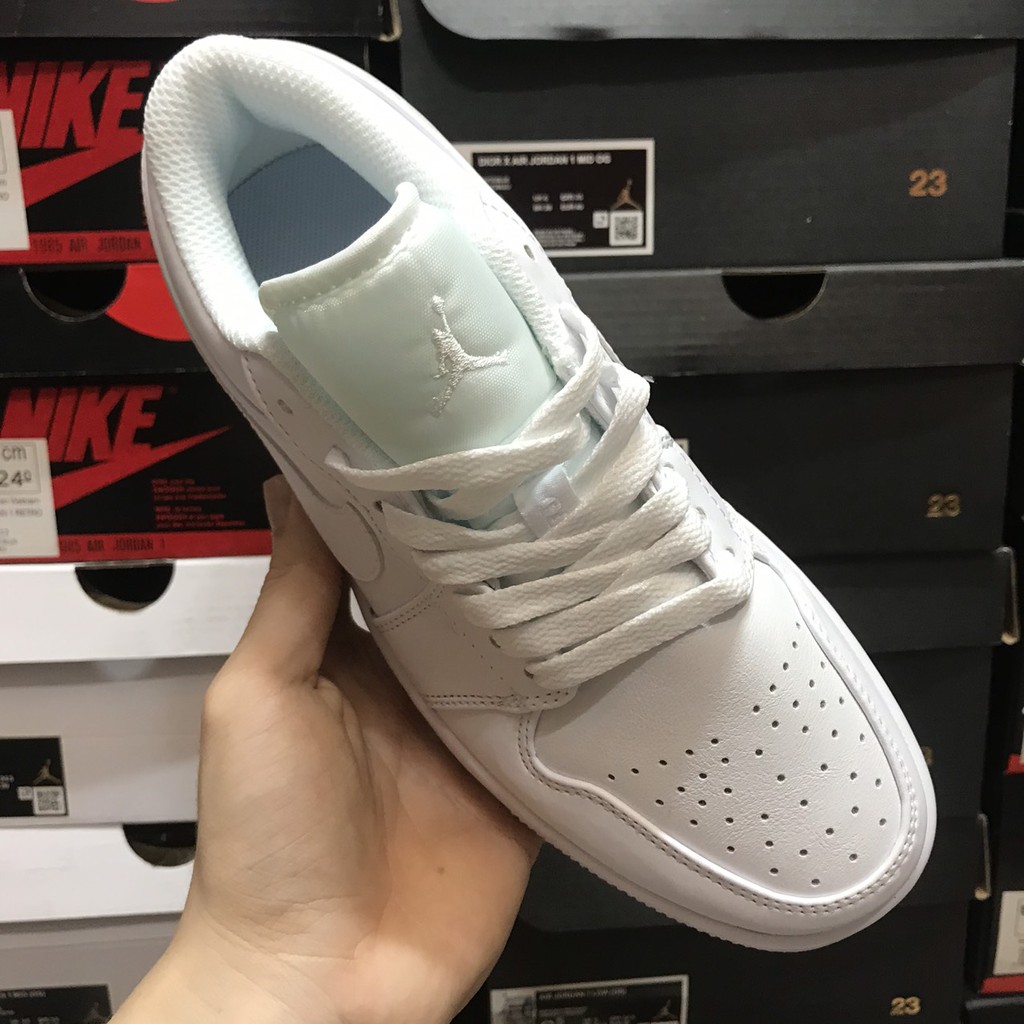 [KELLY SNEAKERS] JORDAN 1 LOW TRIPLE WHITE | BigBuy360 - bigbuy360.vn