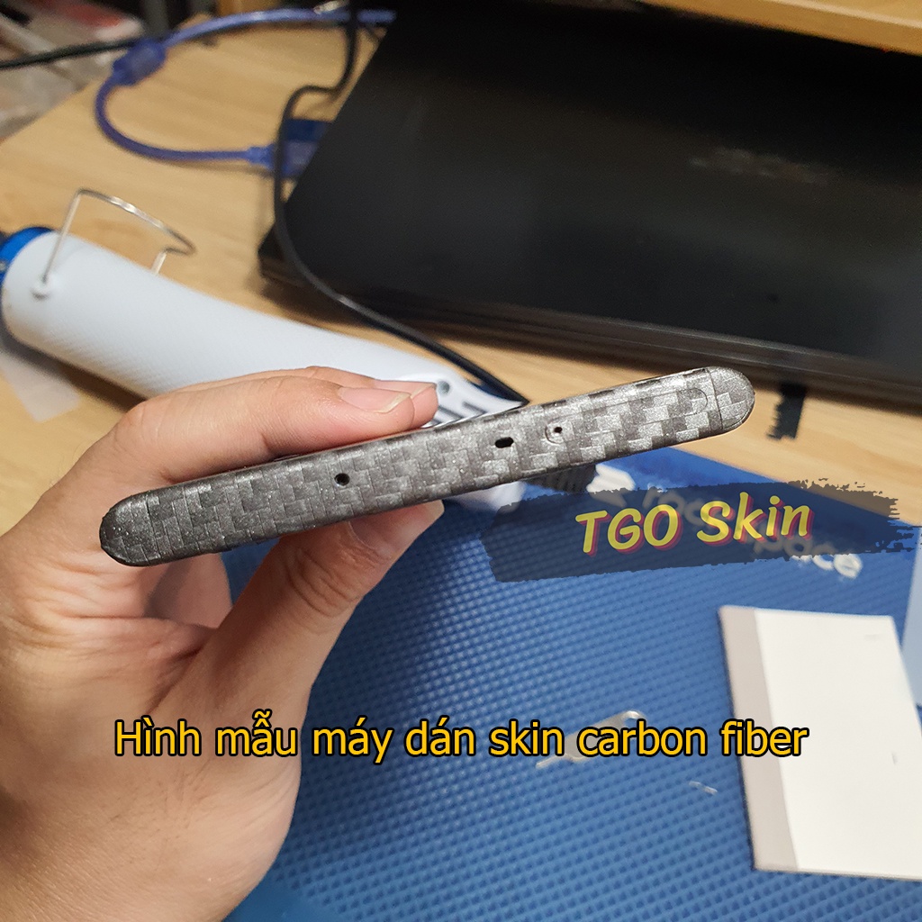 Miếng dán Skin Carbon Fiber iPhone 14 Pro Max / 13 Pro Max / 12 Pro Max / 11 Pro Max / Xs Max  cao cấp