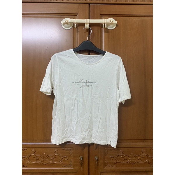 Áo thun trắng đính đá