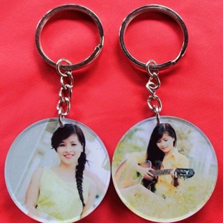 Combo 1 gối 4 móc khoá mica in ảnh