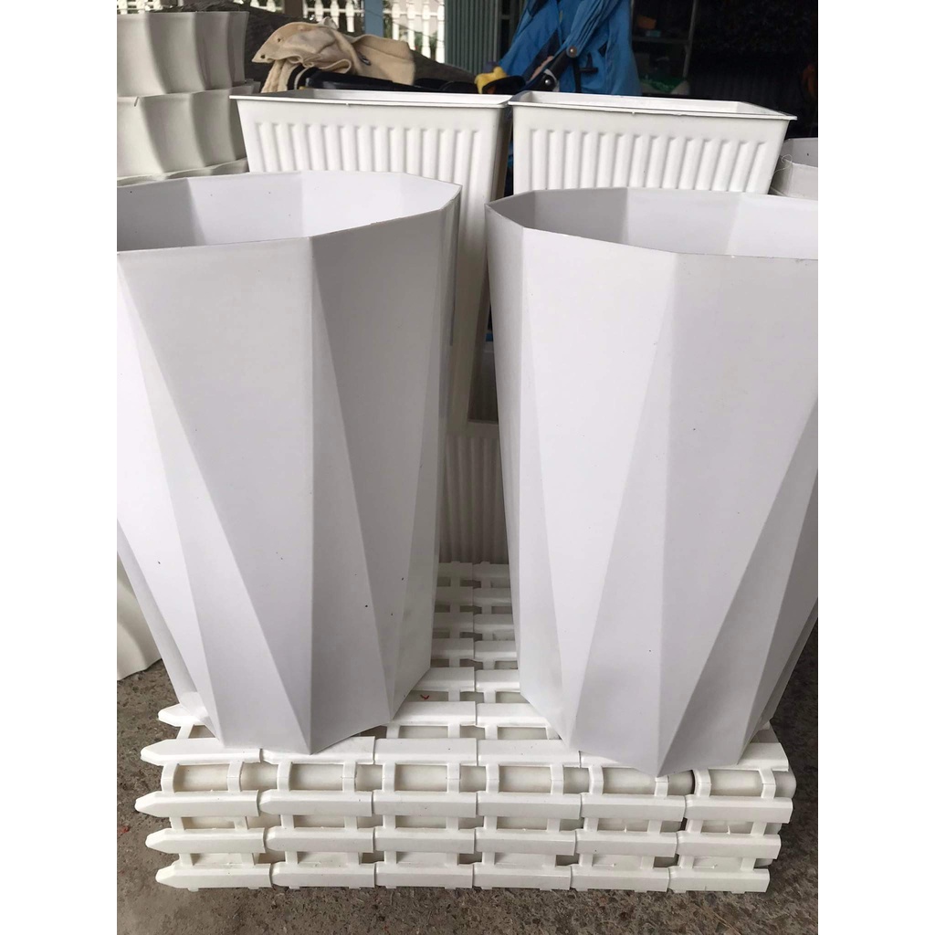 Chậu nhựa Kim cương Size 22x24x15 cm