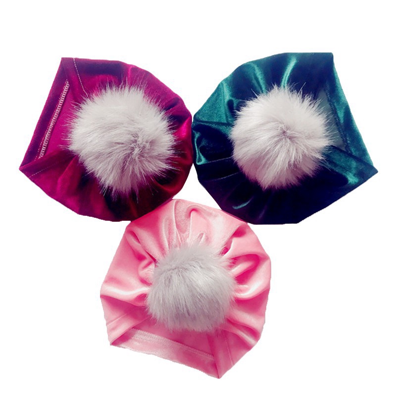 Mũ trùm đầu giữ ấm tai bằng nhung gắn quả lông dễ thương cho bé trai/gái 1-3 tuổi