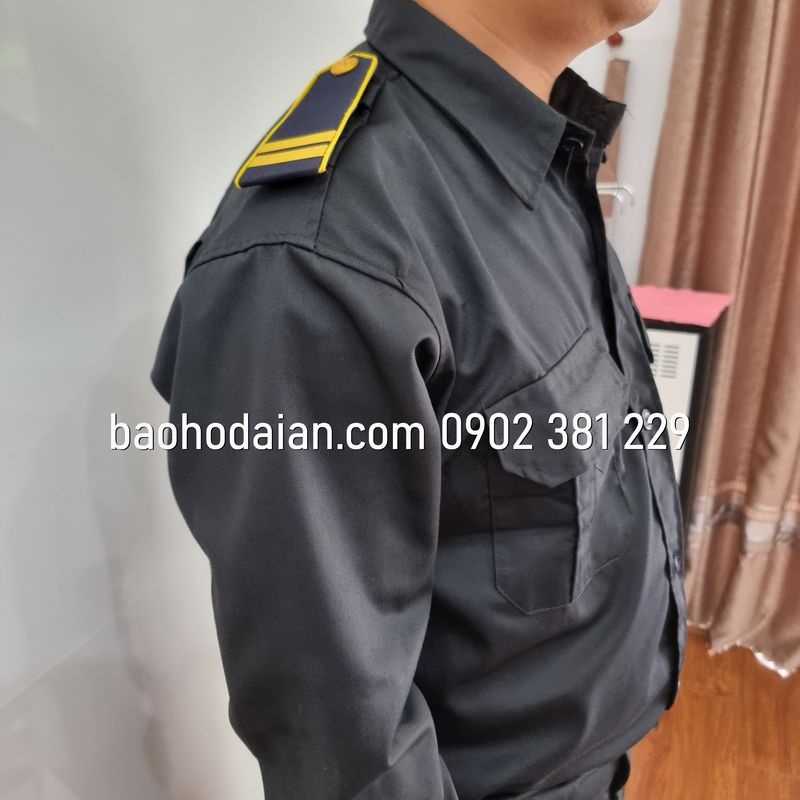 Quần áo vệ sĩ màu đen dài tay cầu vai 3 gạch viền vàng (logo tay ngực)