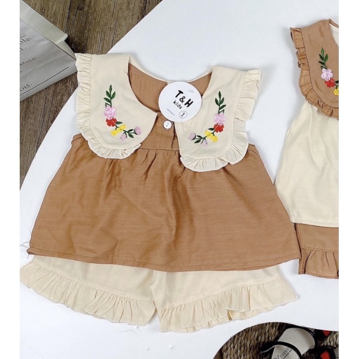Bộ thiết kế cổ thêu babydoll bé gái