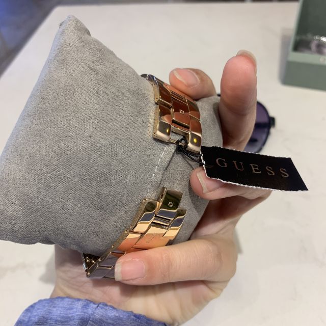 Đồng hồ nữ Guess W0826L3 mặt vuông - Quartz - Dây kim loại rosegold chính hãng | BigBuy360 - bigbuy360.vn