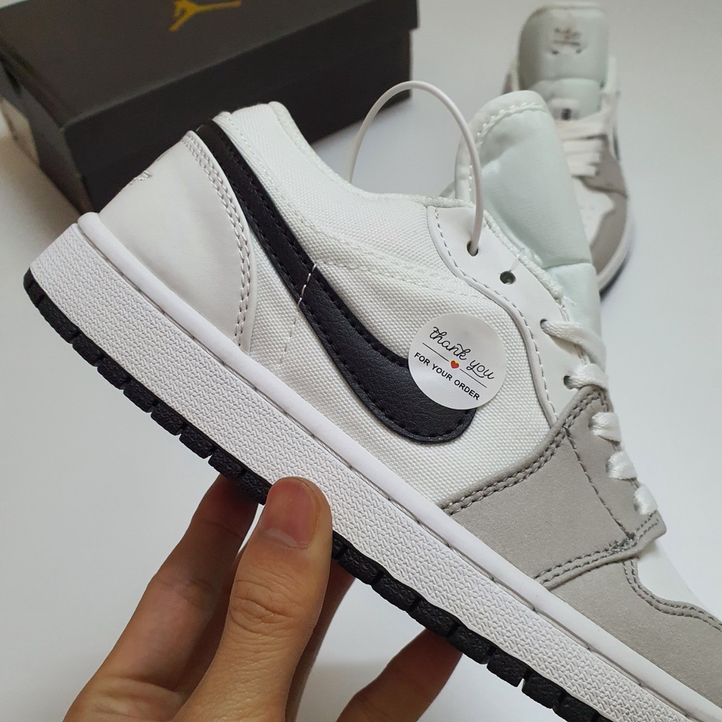 Giày Jordan 1 Low Trắng Xám Vạch Đen Cao Cấp Fulbox, Giày thể thao jordan 1 cổ thấp trắng xám mũi làm bằng da lộn cực êm