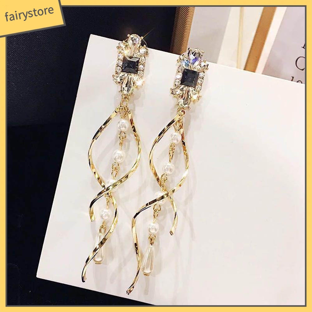 Bông Tai Dáng Dài Đính Ngọc Trai Giả Xinh Xắn