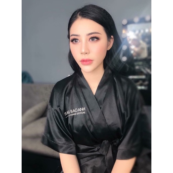 áo choàng lụa salon-makeup-spa-studio màu đen
