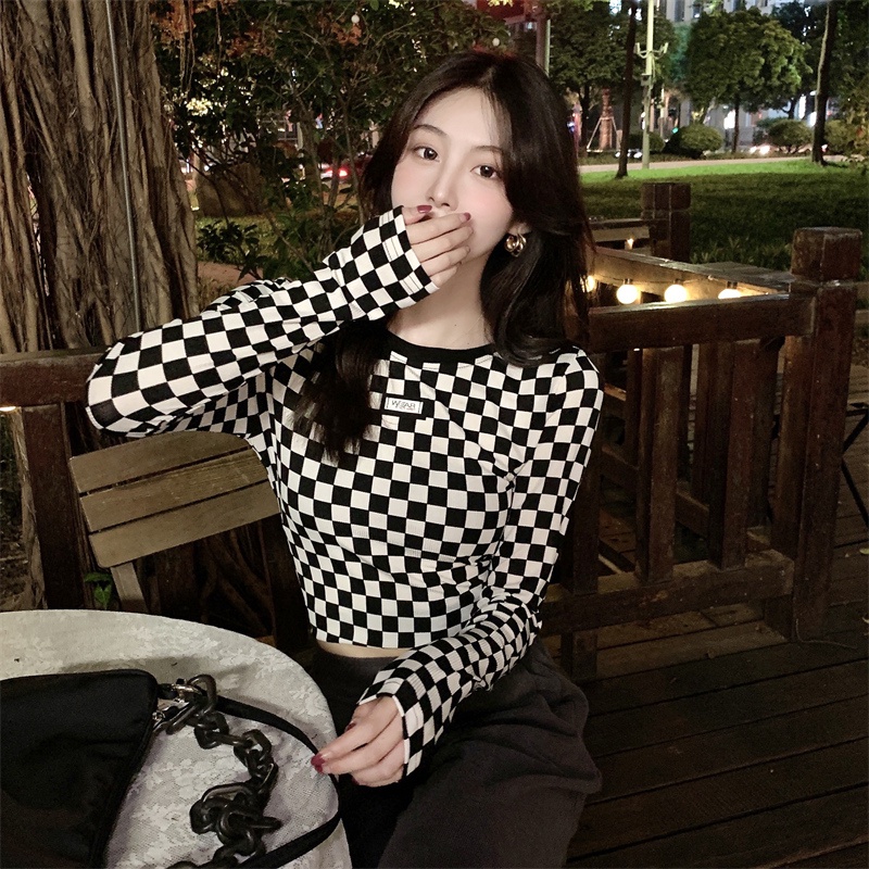 Áo Thun Tay Dài Cổ Tròn Kẻ Sọc Thiết Kế Trẻ Trung Cá Tính