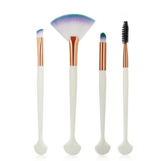 Set 4 cọ trang điểm.