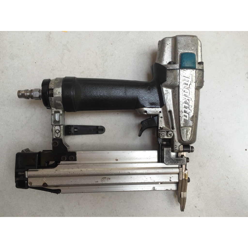 Máy đóng bắn đinh F50 Makita dùng hơi nội địa nhật