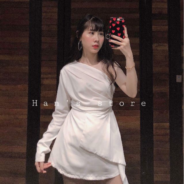 Jump lệch vai tay cách điêu