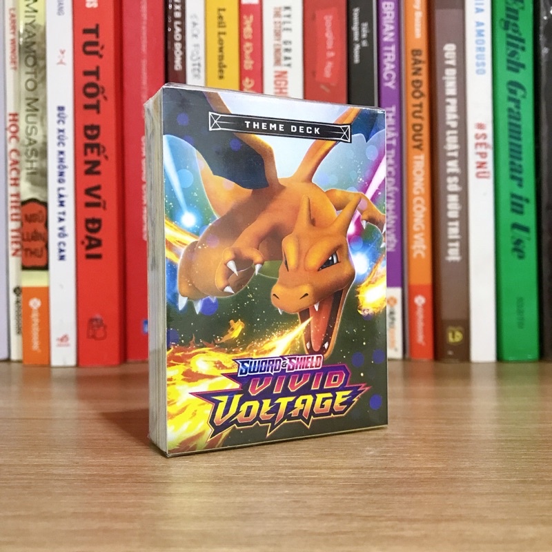 Bộ 60 Thẻ bài Pokémon Charizard Vivid Voltage - Pokémon Theme Deck 2020