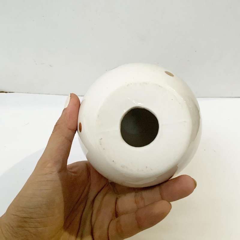 Quả trứng sứ trưng bày