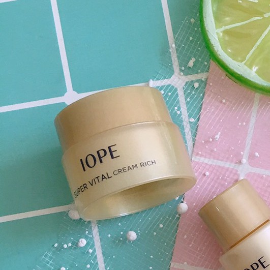 {mini} Kem IOPE Super Vital Cream Rich Super Flavonoid Lift and Firm Skin 1ml