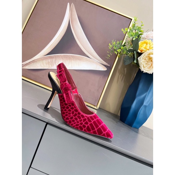 Giày diỏr cao cấp đủ sz 35 đến 40