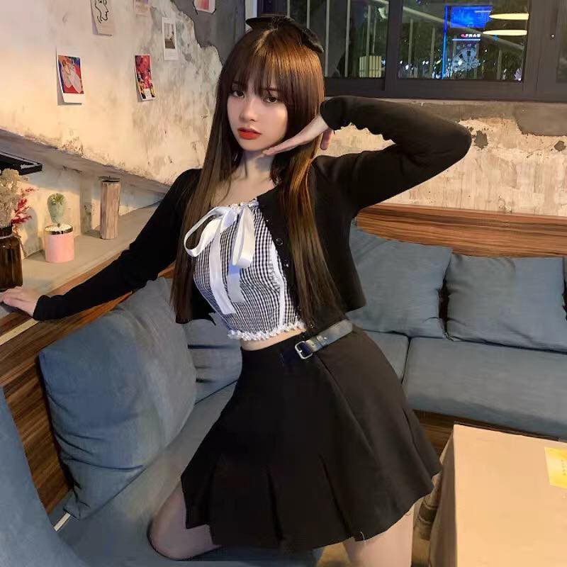 Set áo khoác đen tay dài cardigan form ngắn croptop cài nút + áo ống sọc caro trắng ôm body gợi cảm ulzzang