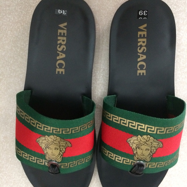 Dép kẹp xỏ ngón Versace