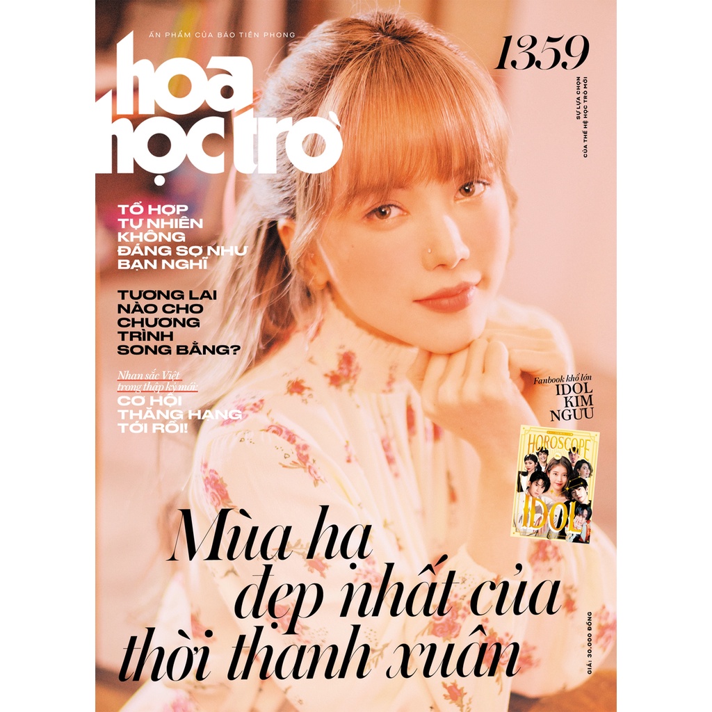 Sách Hoa Học Trò Số 1359 - Tặng Kèm Fanbook Horoscope Idol Taurus Và 2 Idol Poster IU & Baekhyun