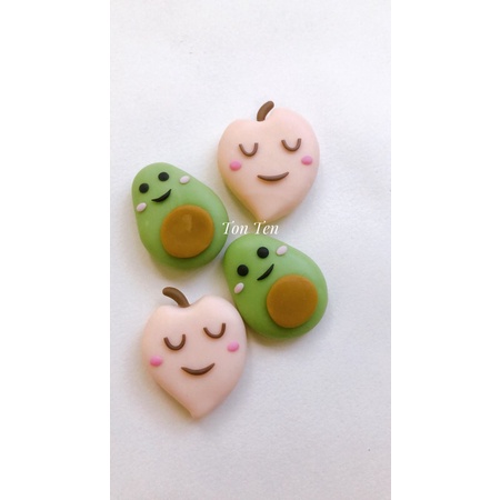 Móc Khoá Pin Cài Huy Hiệu Cài Áo Hình Quả Đào Đất Sét Trái Cây Đáng Yêu Handmade Quà Tặng Phụ Kiện Độc Đáo