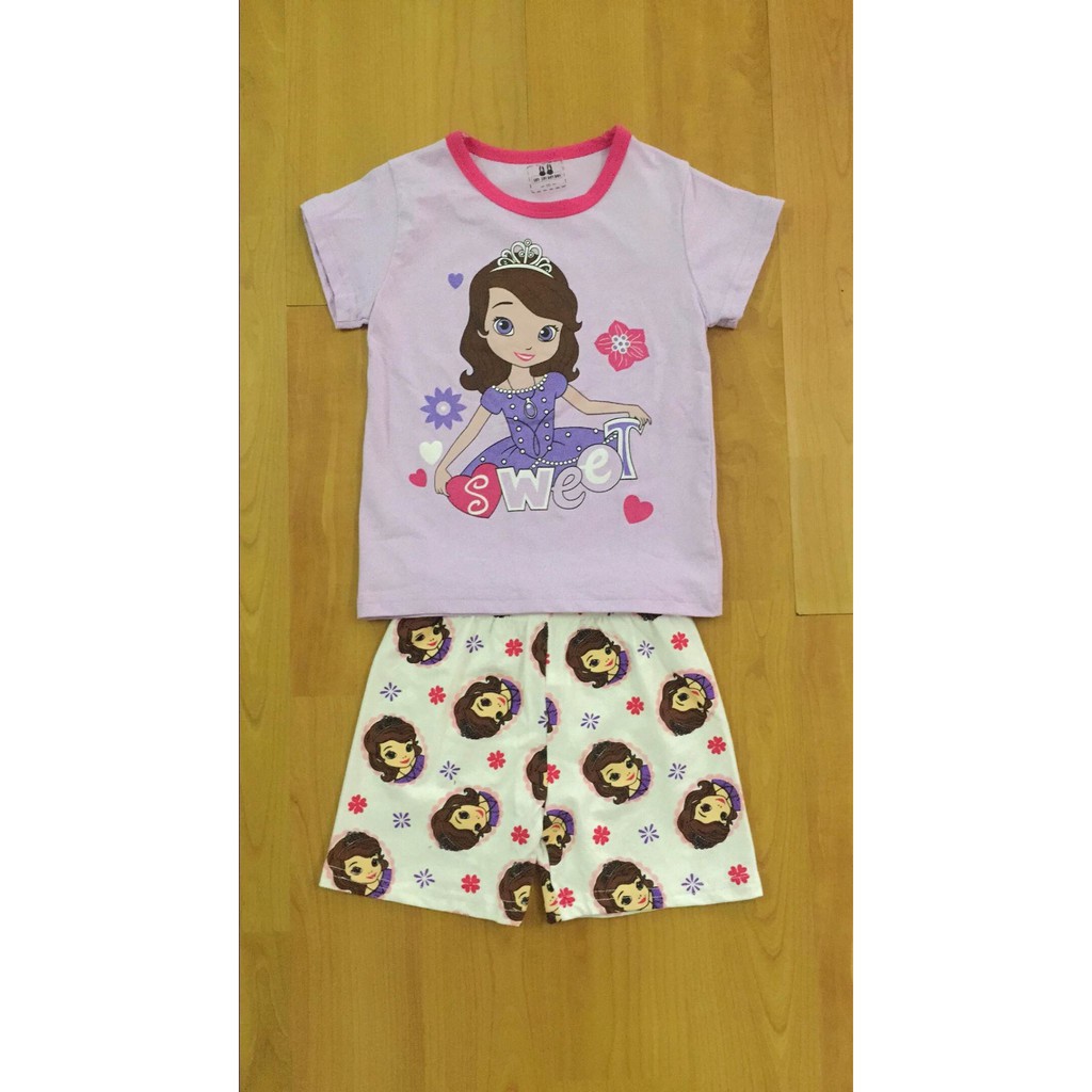 Bộ quần áo trẻ em