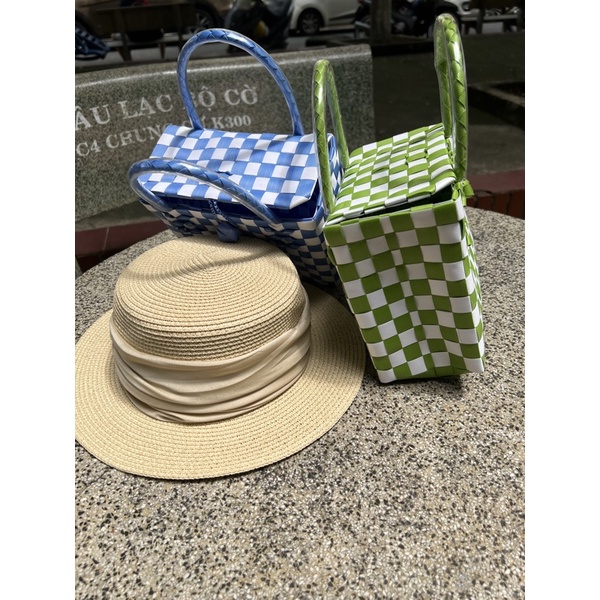 Túi dây  nhựa  Đan  thủ  công dáng vuông size 19