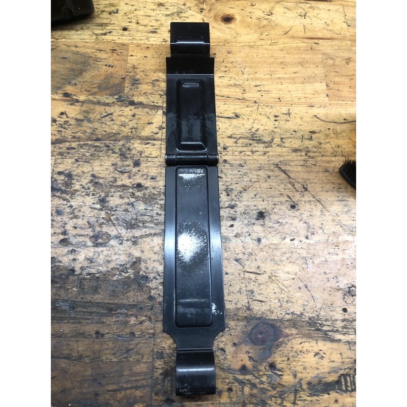 Bắt sắt giữ pin National ez6813