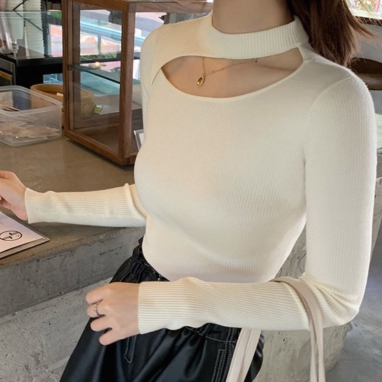 Áo Dệt Kim Tay Dài Khoét Lỗ Màu Đen