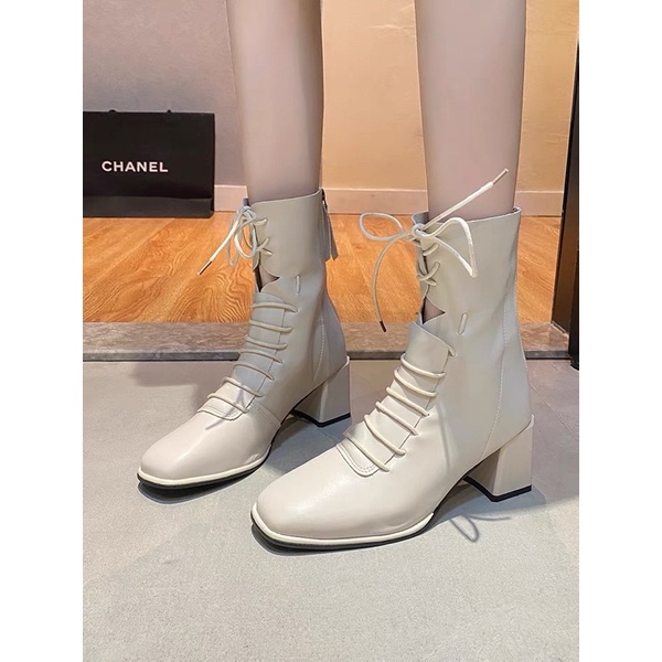 Giày boots cao gót đế dày ống giữa trend2021