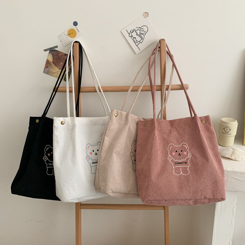 Túi tote đeo vai - vải nhung thêu hình gấu - Bobemstore