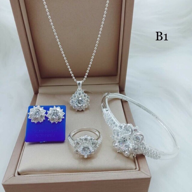 Bộ trang sức cao cấp