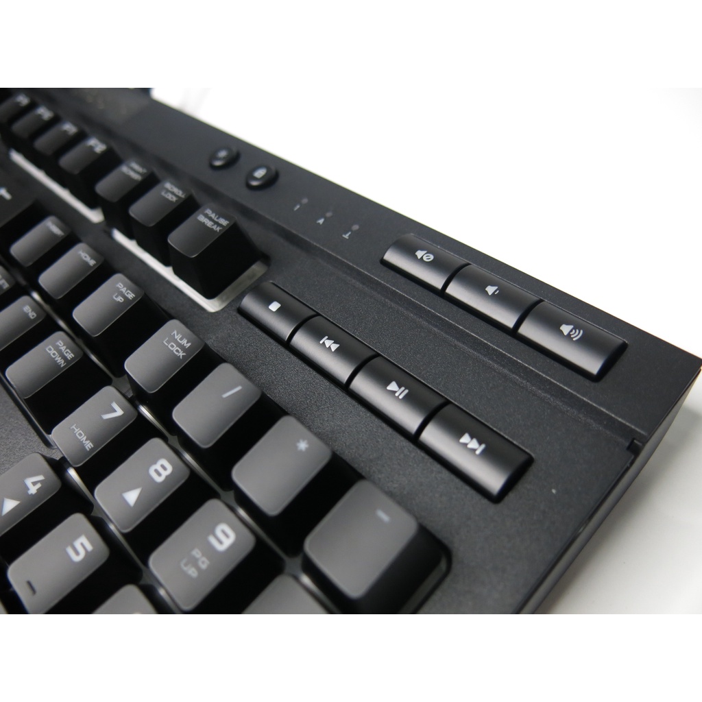 Bàn phím cơ chống nước Corsair K68 RGB Red Swich  -Chính Hãng - Bảo hành 24 tháng