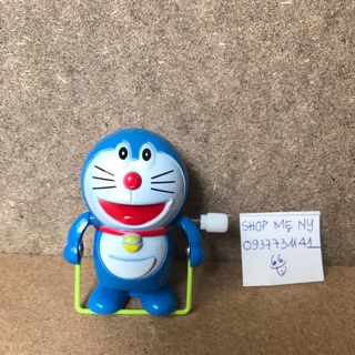 Đồ chơi Đô Rê Mon nhảy dây chạy cót