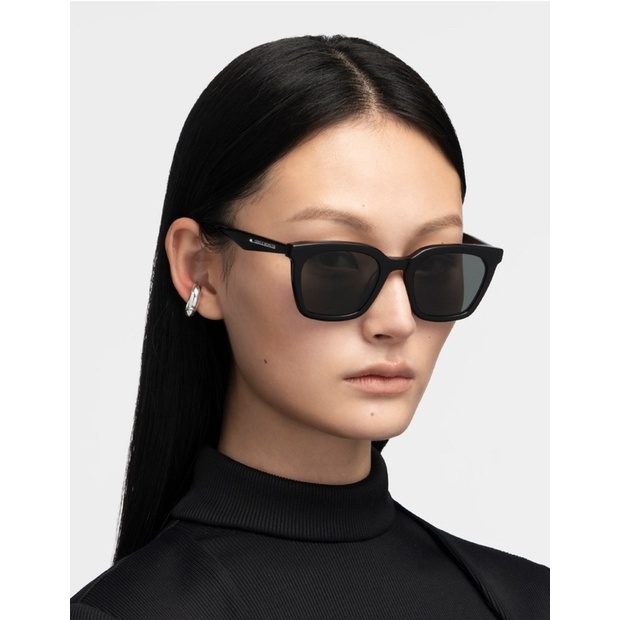 KÍNH MÁT MOMATI 01 CAO CẤP CHỐNG 100% TIA UV BY MCSTORE