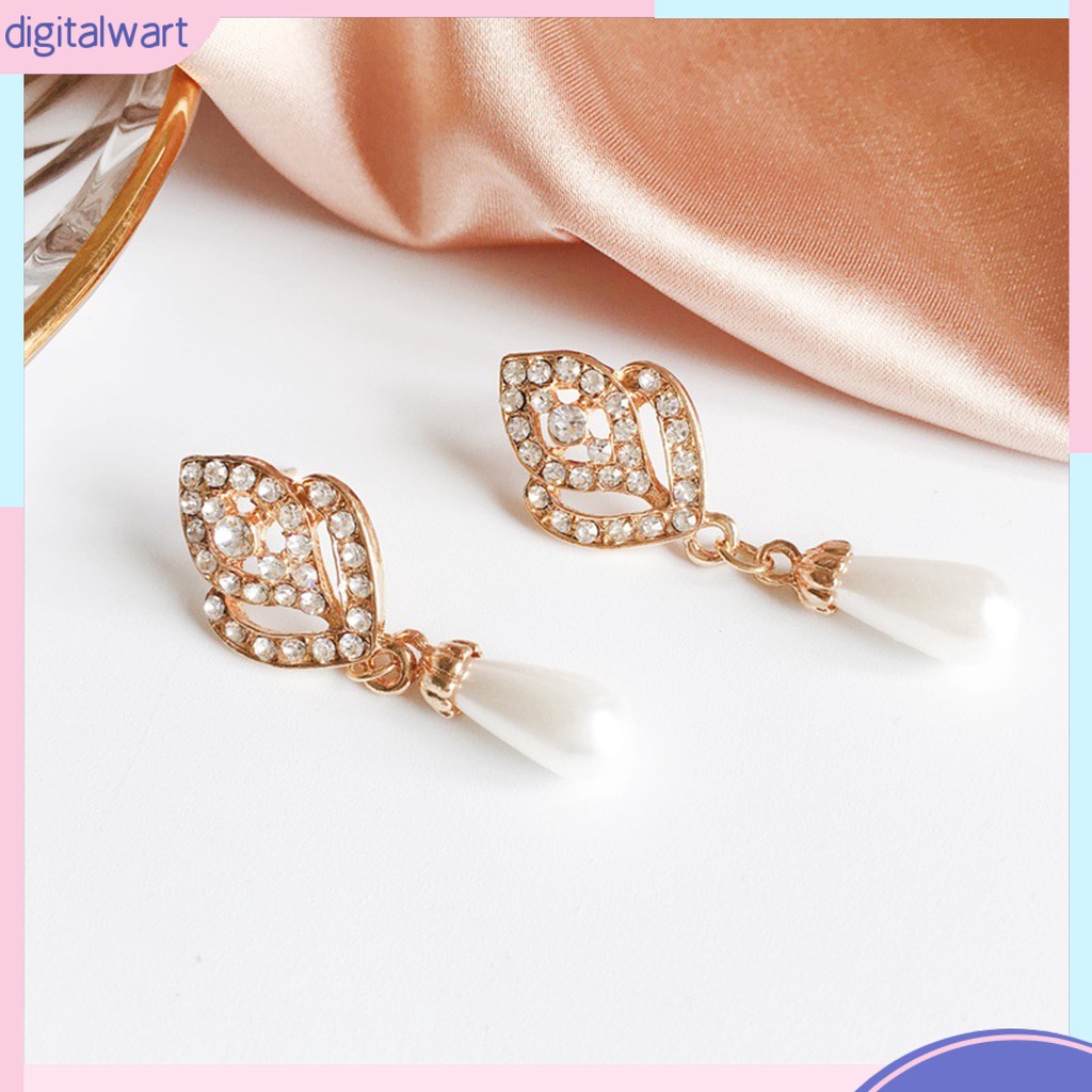 Khuyên tai nữ trang đính ngọc trai thiết kế thanh lịch