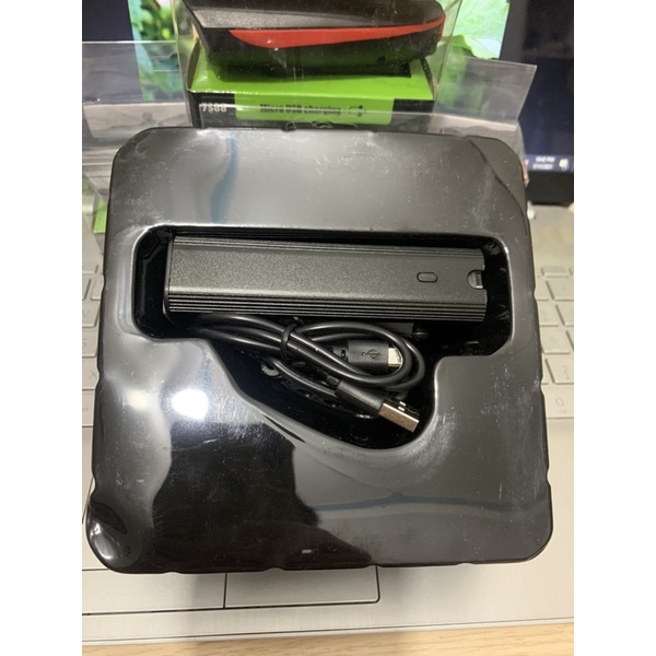 Đèn xe đạp siêu sáng 2 đèn nhiều tính năng. Bóng Led full chức năng sạc USB tiện dụng. Hàng chính hãng cao cấp.