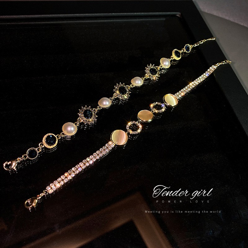 Vòng Đeo Tay Đính Đá Ngọc Trai Hình Tròn Họa Tiết Hoa Phong Cách Retro Đơn Giản Cho Nữ | BigBuy360 - bigbuy360.vn