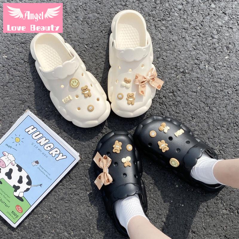 Dép Sandal Đục Lỗ Đế Dày Chống Trượt In Họa Tiết Hoạt Hình Dễ Thương Dành Cho Nữ