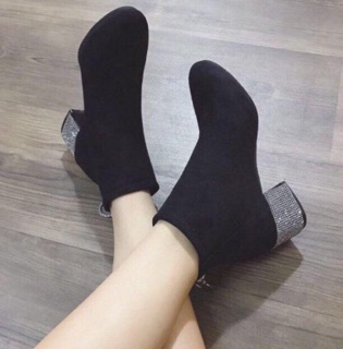 Boot gót kim tuyến