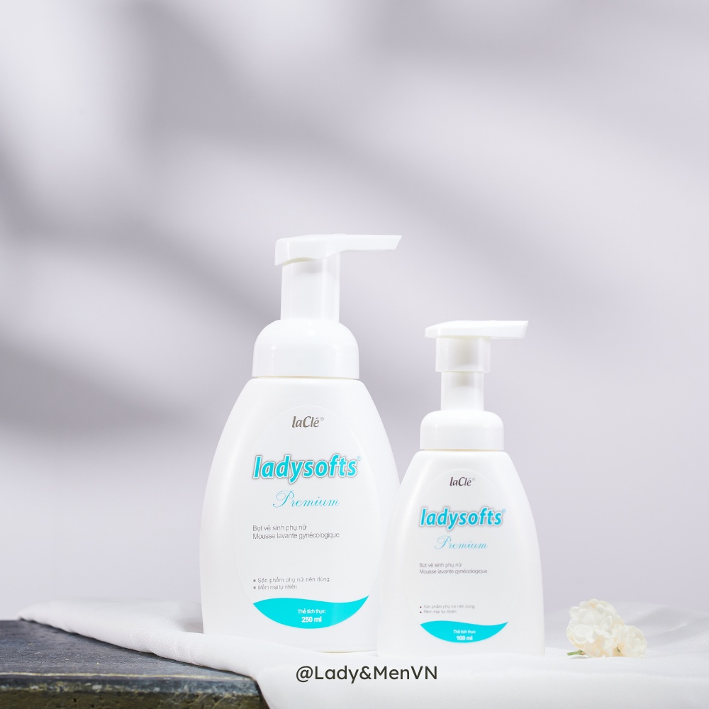 Bọt rửa phụ khoa phụ nữ Ladysofts Premium Laclé Bộ 2 chai 100ml và 250ml hỗ trợ dưỡng ẩm, làm sạch, thơm - Lady &amp; Men VN