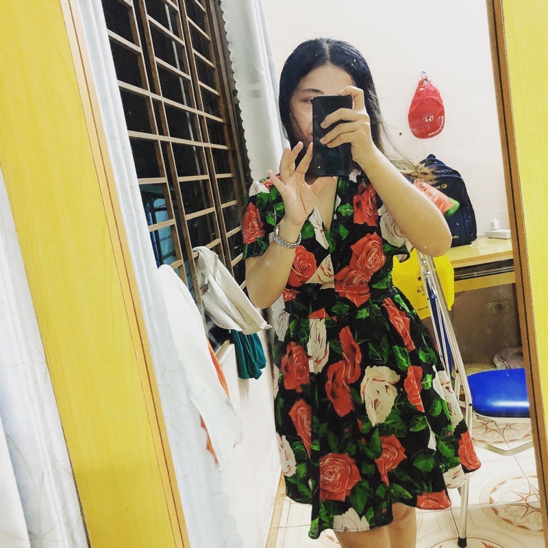 quần áo thanh lý lộn xộn nhiều loại hàng loại một mua tại shop đã qua sử dụng nhưng vẫn còn mới và sạch sẽ đóng gói..
