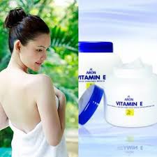 Vitamin E kem dưỡng ẩm body và mặt 200g thái lan giúp da trắng hồng mềm mịn