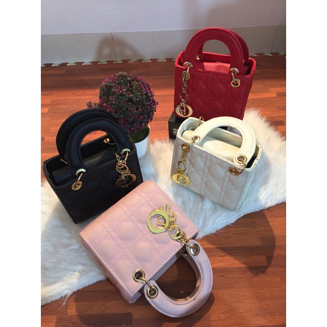 [Mã FAMAYWA2 giảm 10k đơn từ 50k] Túi Xách Nữ ♥️FREESHIP♥️ (Tặng Chùm Phụ kiện) Túi DO lady vuông trần trám SP130 | BigBuy360 - bigbuy360.vn