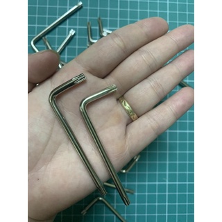 Lục giác vặn ốc titan 2 đầu.