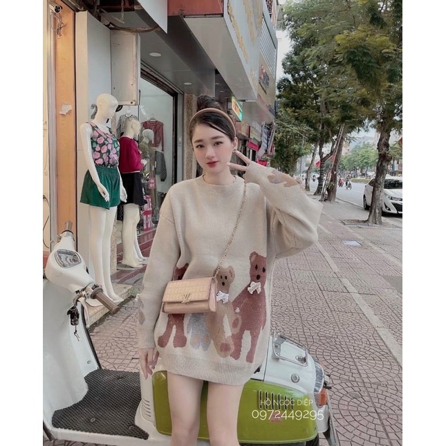 áo len màu xám hình gấu đính nơ hàng qc