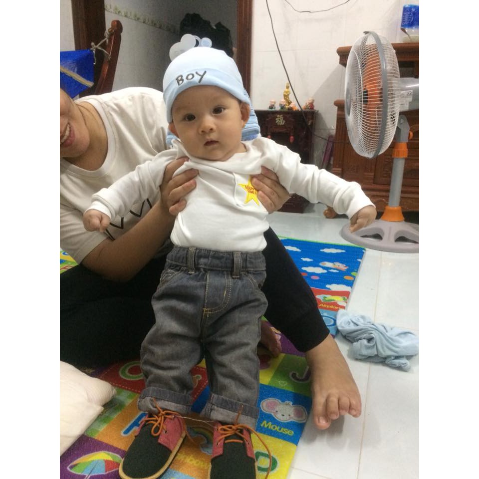 Quần cho bé carter's 6m  sale xả kho