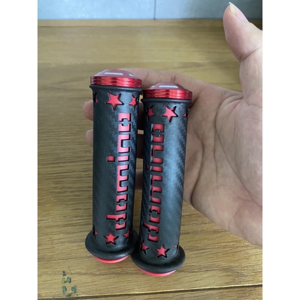 Bao tay ga xe máy DOMINO V6 có gù nhôm