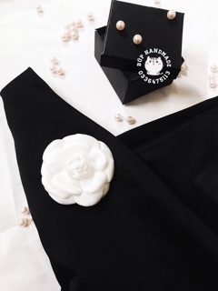 Hoa trà cài áo handmade