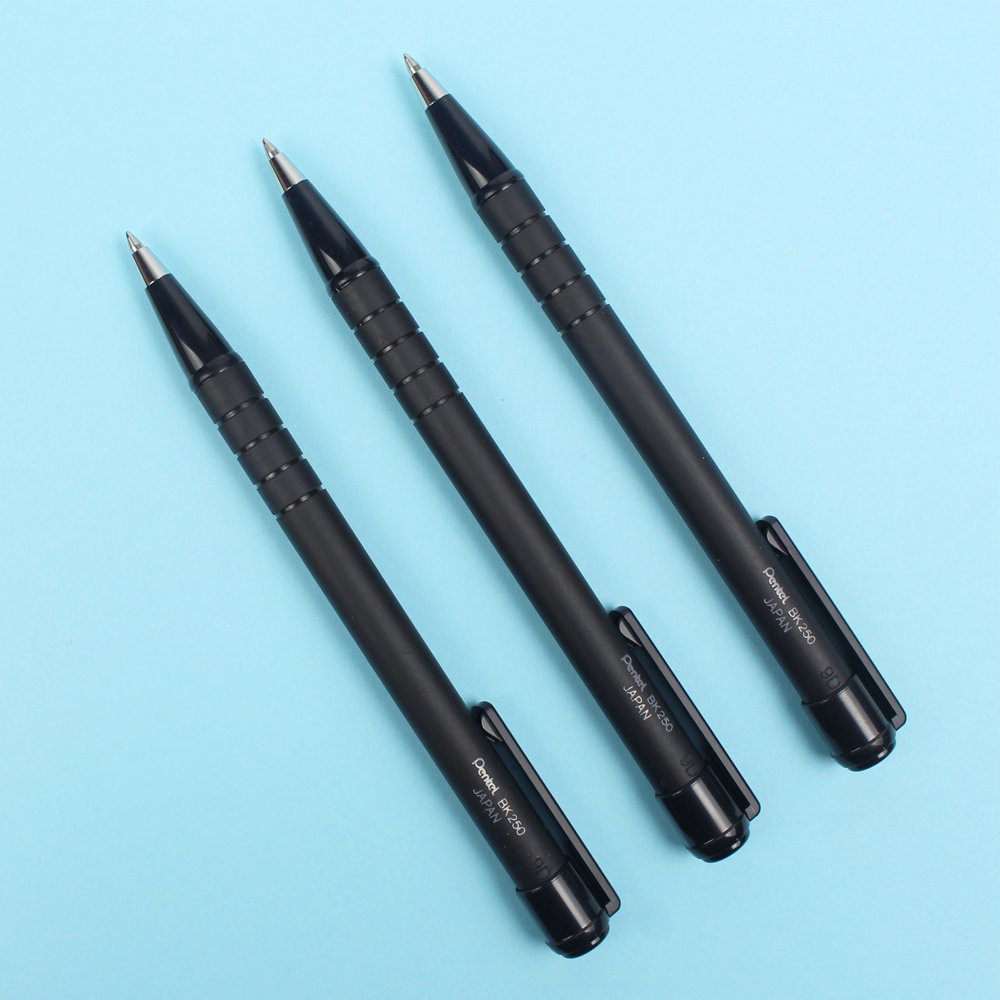 Bút bi màu đen Nhật Pentel BK250A (ngòi 0.7mm)/Mực bi êm mượt/Có ruột thay thế